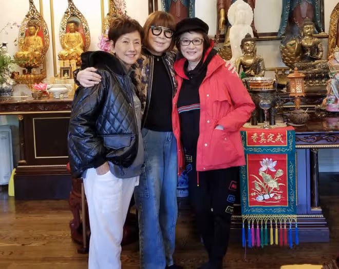 苗可秀移民國外近況,禪院吃齋很悠閒,曾與李小龍傳緋聞至今未婚