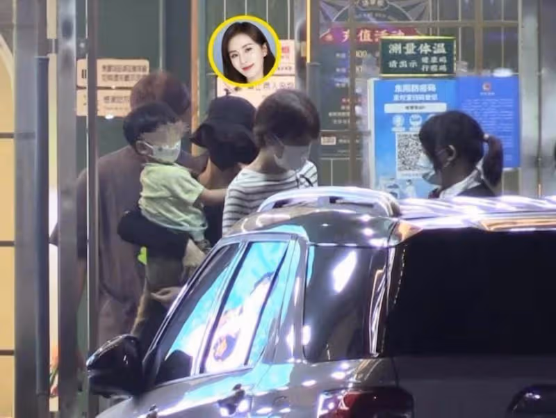 吳奇隆「寵妻人設」永不倒！細心照顧劉詩詩母子，3歲步步在媽媽懷里顯乖巧