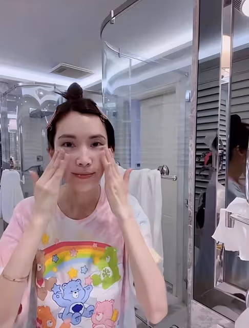 陳若儀曝林志穎最新狀態：恢復得不錯，她自信曬「素顏照」皮膚水嫩如少女