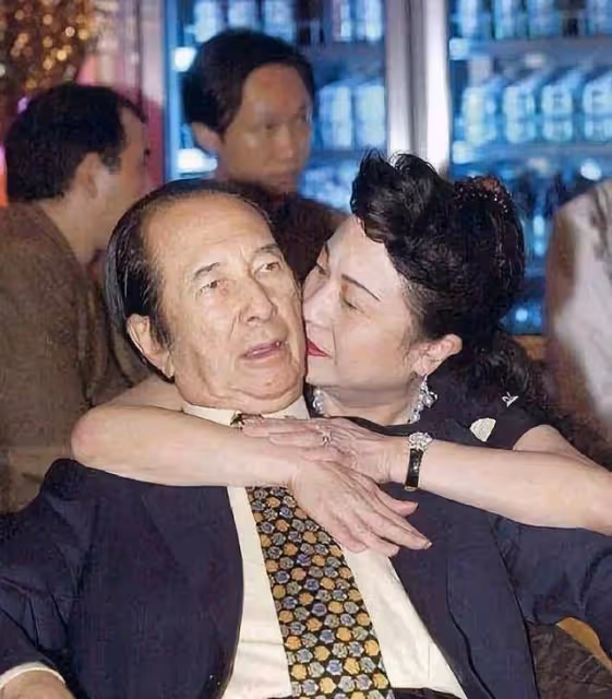 何超瓊，前半生三難，每一次從絕望中重生