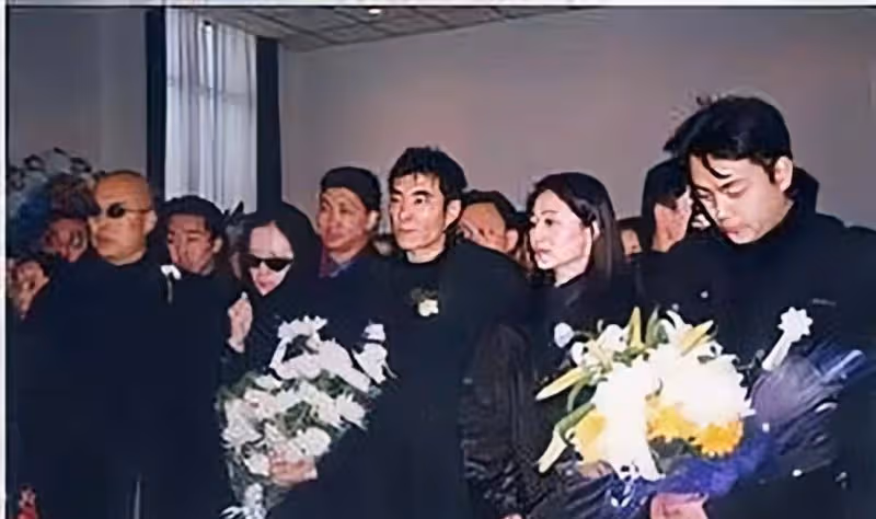 《香妃》劉丹：意外身亡後，父親去世，弟弟病逝，這是巧合嗎？