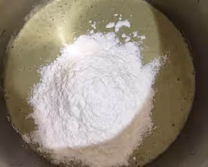 天津傳統小吃——煎餅果子 在家也能攤 早餐更豐富