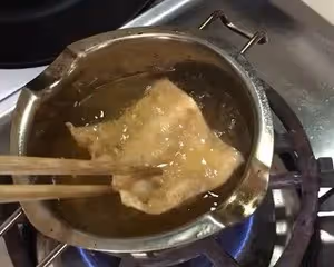天津傳統小吃——煎餅果子 在家也能攤 早餐更豐富