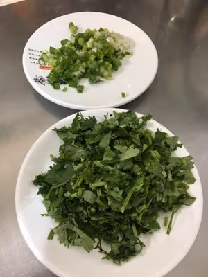 天津傳統小吃——煎餅果子 在家也能攤 早餐更豐富
