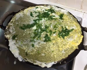 天津傳統小吃——煎餅果子 在家也能攤 早餐更豐富