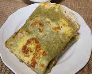 天津傳統小吃——煎餅果子 在家也能攤 早餐更豐富