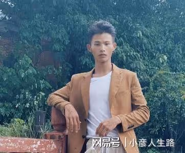 陸仙人：自信來自窮！16歲外出打工，用倆月工資買自行車騎回老家