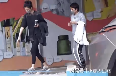 梁安琪被拍與奚夢瑤同游商場,兩人相處融洽,力破不和傳聞