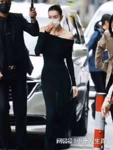女星活動生圖:金晨裹包裝紙,娜扎勒著蚊帳布,張小斐高級感十足