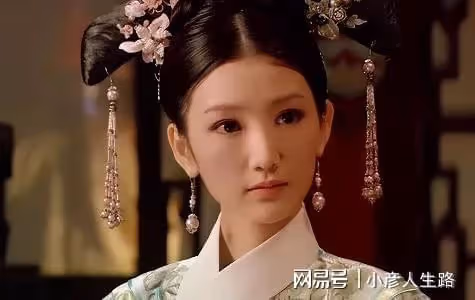5位「美瞳眼」女星:闞清子琥珀色瞳孔,毛曉彤眼珠又黑又大