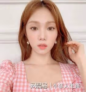 5位「美瞳眼」女星:闞清子琥珀色瞳孔,毛曉彤眼珠又黑又大