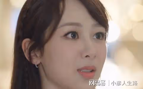 5位「美瞳眼」女星:闞清子琥珀色瞳孔,毛曉彤眼珠又黑又大