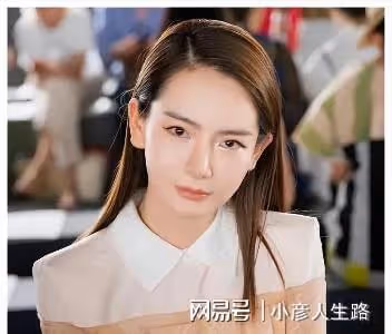 5位「美瞳眼」女星:闞清子琥珀色瞳孔,毛曉彤眼珠又黑又大