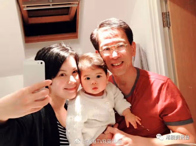 52歲最美小昭近況曝光!離婚後淡出多年與猛男甜蜜逛超市