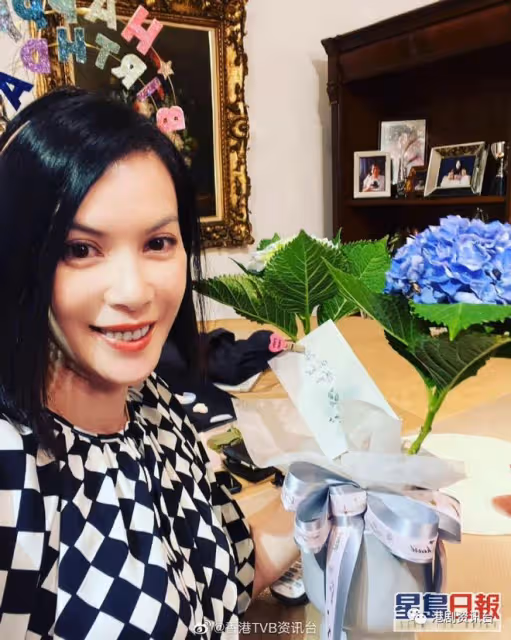 52歲最美小昭近況曝光！離婚後淡出多年與猛男甜蜜逛超市