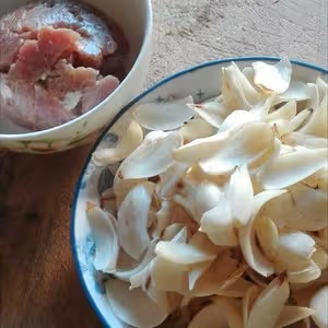 鮮百合炒肉片