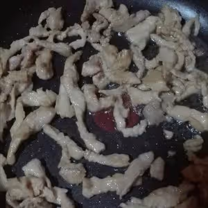 鮮百合炒肉片