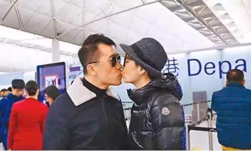 21歲嫁51歲富豪,婚後13天不幸「守寡」,年過半百越活越瀟灑,如今的她怎麼樣了?