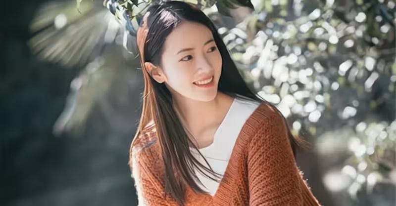 25歲姑娘哭訴：和50歲大叔戀愛，他能滿足我一切需求，他就是不娶我