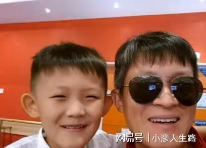 楊志剛老婆張靜：伴丈夫從無到有不離不棄，如今一家三口幸福美滿