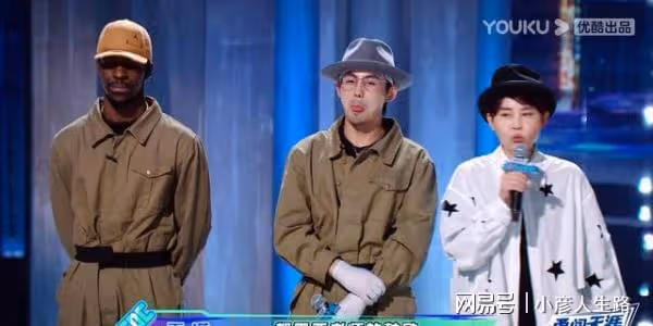 王一博在線磕糖，點評句句精彩，愛情類的街舞作品成功出圈