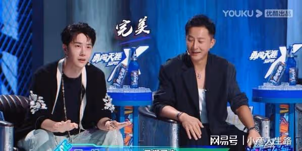 王一博在線磕糖，點評句句精彩，愛情類的街舞作品成功出圈