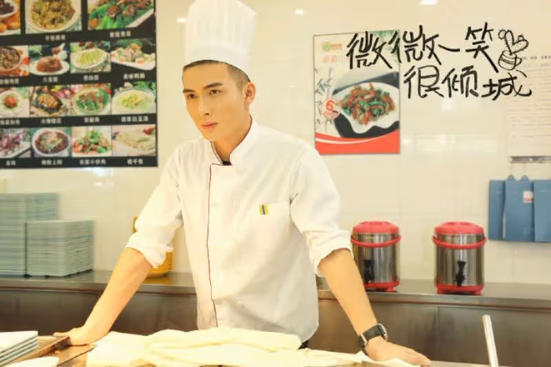 時隔7年再合作!楊洋 張彬彬新劇制服Look同框路透來啦!是肖奈和KO再聚首了啊!