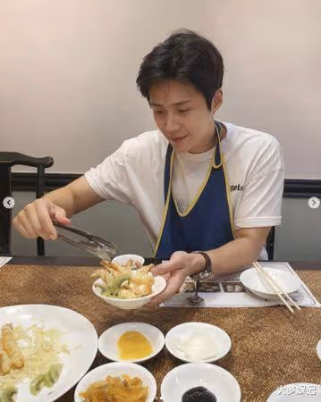 金宣虎暖心替工作人員夾菜!貼身紀錄曝光,12月復出開見面會