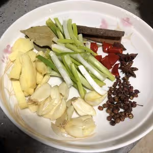 醬香豬筒骨
