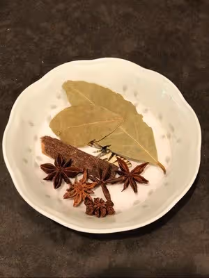 家宴 老北京【五香醬肘子】