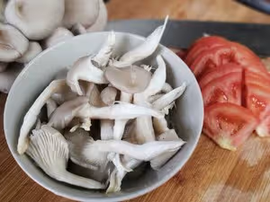 真鮮番茄平菇湯