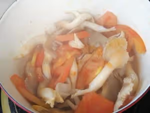 真鮮番茄平菇湯