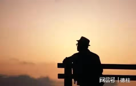 兒子買房差10萬我給，買車差5萬我給，我買盒藥差8塊兒子不給