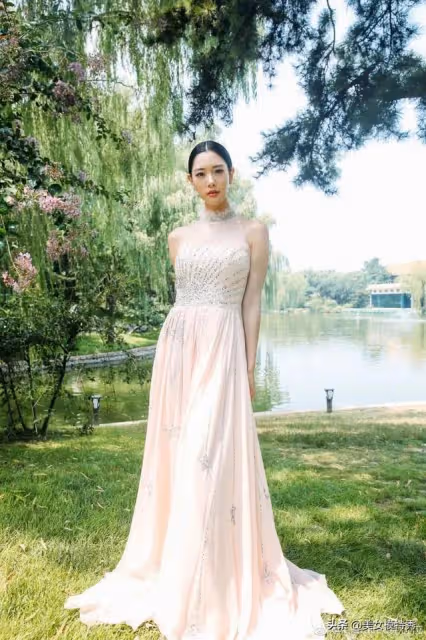 英國亞裔女演員,韓國第一氣質美女,克拉拉(李成敏)的出道經歷