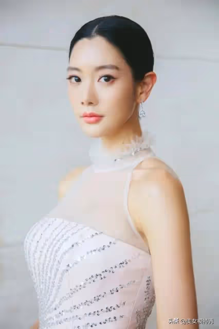 英國亞裔女演員,韓國第一氣質美女,克拉拉(李成敏)的出道經歷