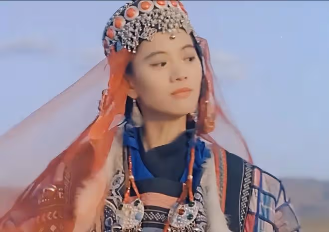 一個曾經被包養,一個泰國找小姐,袁詠儀張智霖也好意思秀恩愛?