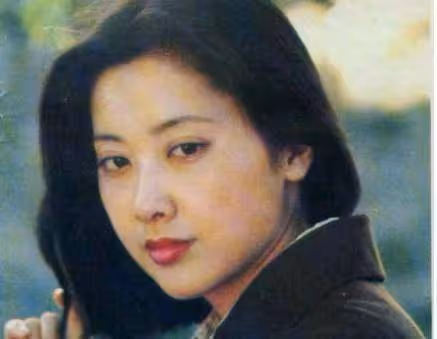 她曾是「女兒國」國王,經歷兩段婚姻堅持丁克,67歲活的不像老人