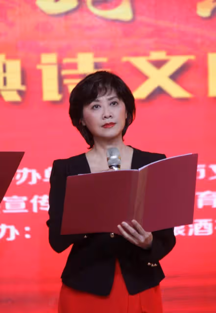 她曾是「女兒國」國王,經歷兩段婚姻堅持丁克,67歲活的不像老人