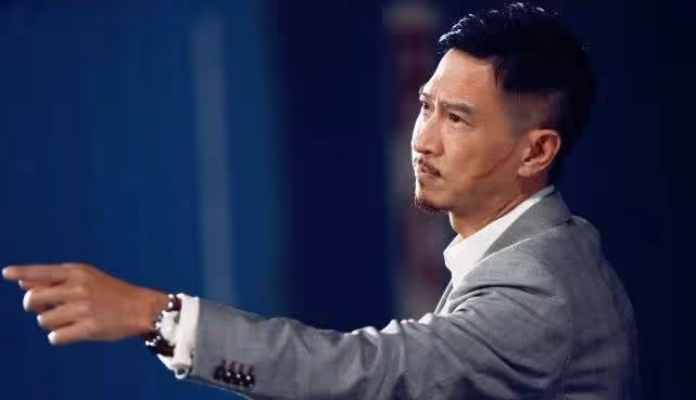 曾經靠老婆成名的男明星，如今卻成了影帝！