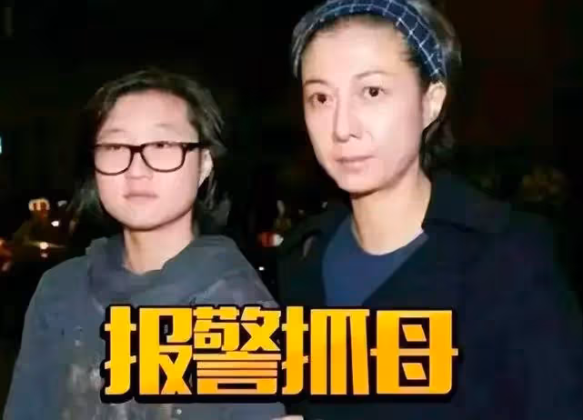 吳卓林寒風中排隊領救濟糧，生活窘迫到睡橋洞，父母皆在卻像孤兒