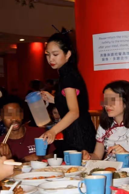 上有百億家產!林青霞女兒被拍到當服務生「端茶倒水沒架子」 不求名利靠自己「曝正臉清秀面容」