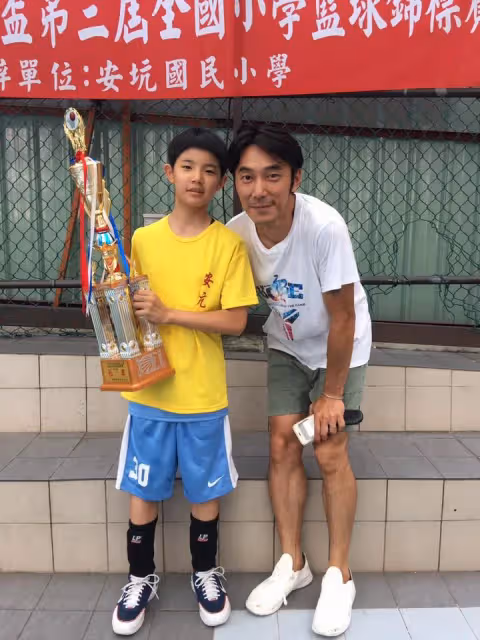 為了生計去當運將!李李仁「遭3男逼開到深山」 進去後才知「人在偏僻工廠」求饒:錢都給你