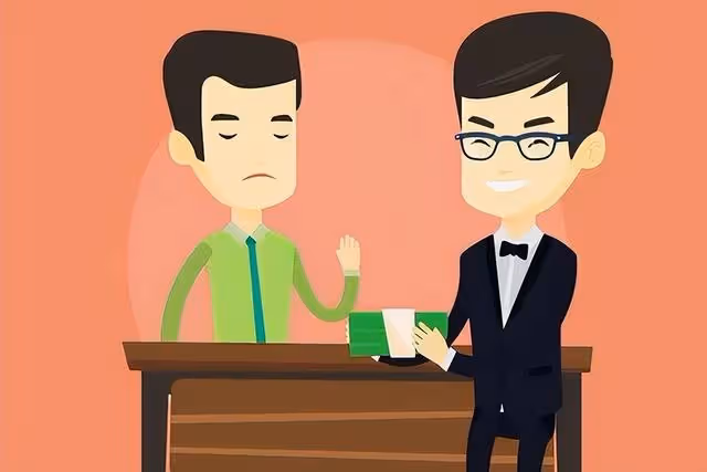 媽每月要8千養老費，我過節回老家探親，弟弟全家待業：8千不夠花