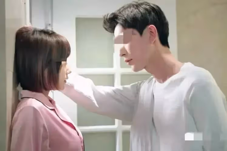 鳳凰男軟飯硬吃,要求在女友店裡放他的收款碼,准岳母翻臉:快滾