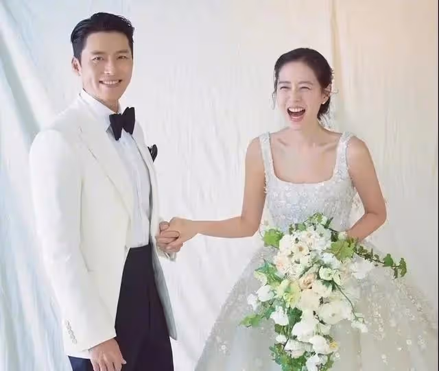 修成正果!孔曉振嫁小10歲男友今日舉辦婚禮,曾接過孫藝珍捧花