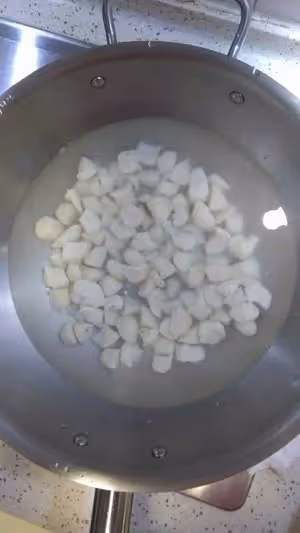 荸薺(馬蹄)雪梨湯——潤燥清肺祛痰_做法簡單