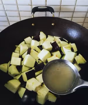 麻椒燜茄丁