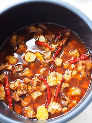 與重慶小面一樣帶勁的重慶紅燒牛肉麵之重慶麻辣紅燒牛肉