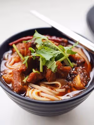 與重慶小面一樣帶勁的重慶紅燒牛肉麵之重慶麻辣紅燒牛肉