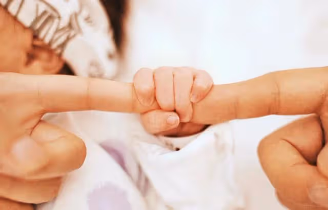 盧靖姍曬哺乳照慶出月子,意外曝光奢華月子會所,月花26萬太豪橫